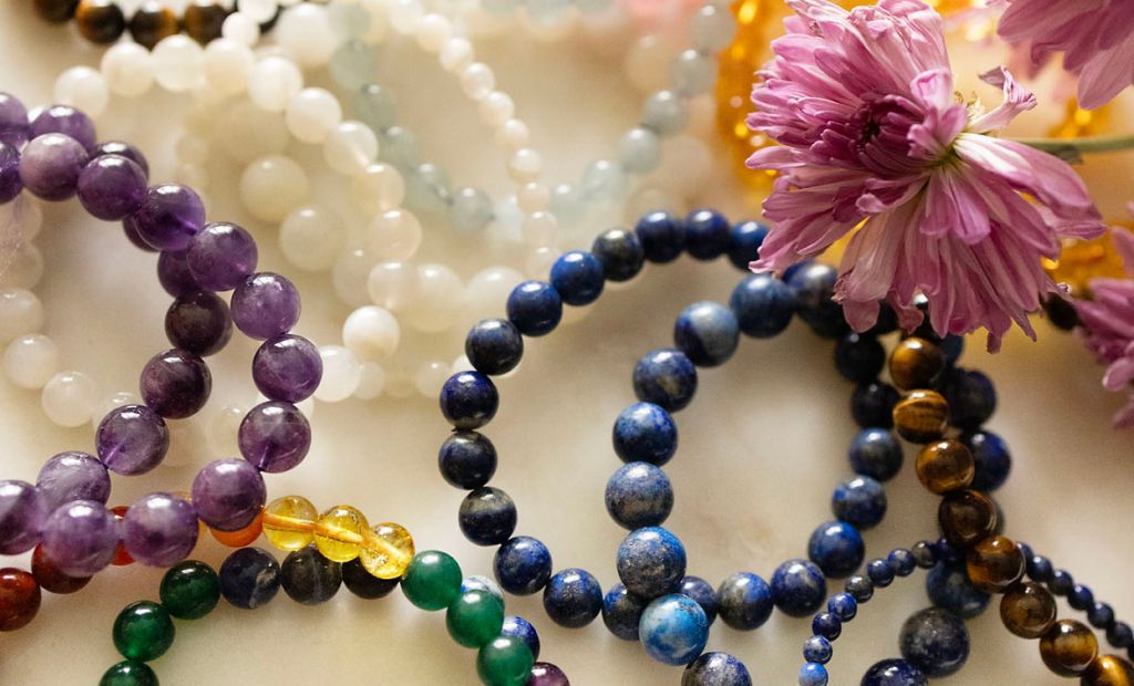 Crystals for Beginners – Start Here Amethyst, rose quartz, clear quartz…